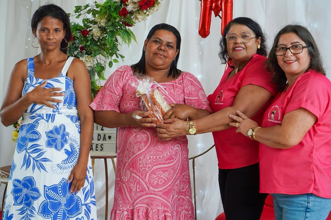 Imagem ilustrativa: Creche e escolas de Pedras de Fogo celebram Dia das Mães com homenagens.