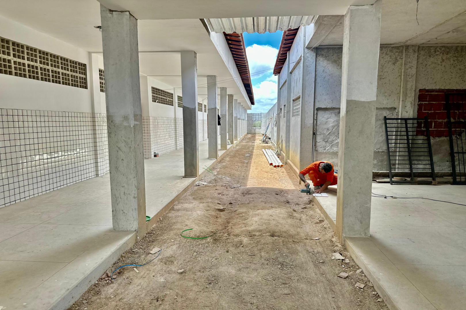 OBRAS DA ESCOLA INTEGRAL DO SANTA EMÍLIA AVANÇAM